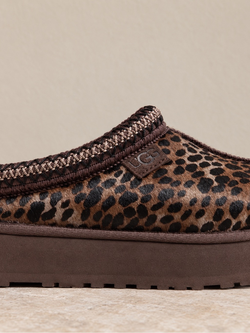 Genuine Calf Hair UGG Tazz Caspian Platform Slippers in Burnt Cedar 🤎🐆 - Picture 2 of 5